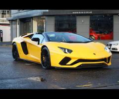Lamborghini Aventador This 2018 Lamborghini Aventador V12 LP 740-4 S boasts exceptionally low mileag - 4