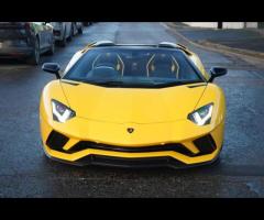 Lamborghini Aventador This 2018 Lamborghini Aventador V12 LP 740-4 S boasts exceptionally low mileag - 5
