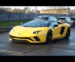 Lamborghini Aventador This 2018 Lamborghini Aventador V12 LP 740-4 S boasts exceptionally low mileag - 6