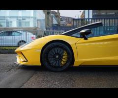 Lamborghini Aventador This 2018 Lamborghini Aventador V12 LP 740-4 S boasts exceptionally low mileag - 9