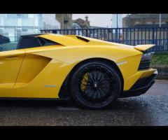 Lamborghini Aventador This 2018 Lamborghini Aventador V12 LP 740-4 S boasts exceptionally low mileag - 10