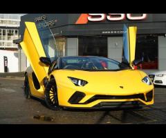 Lamborghini Aventador This 2018 Lamborghini Aventador V12 LP 740-4 S boasts exceptionally low mileag - 28