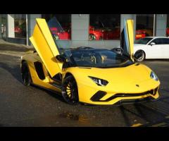 Lamborghini Aventador This 2018 Lamborghini Aventador V12 LP 740-4 S boasts exceptionally low mileag - 29