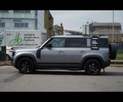 Land Rover Defender 110 Stunning Defender 110 SE SD4 Finished In Eiger Grey Metallic With Ebony Inte - 9