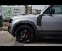 Land Rover Defender 110 Stunning Defender 110 SE SD4 Finished In Eiger Grey Metallic With Ebony Inte - 21