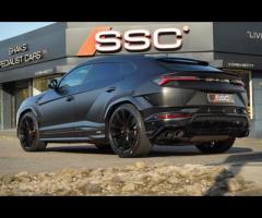 Lamborghini Urus Stunning Urus S Finished In Nero Helene With Nero Ade and Rosso Alala Bicolor Sport - 2