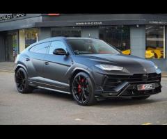 Lamborghini Urus Stunning Urus S Finished In Nero Helene With Nero Ade and Rosso Alala Bicolor Sport - 4