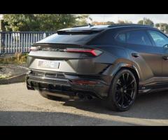 Lamborghini Urus Stunning Urus S Finished In Nero Helene With Nero Ade and Rosso Alala Bicolor Sport - 15