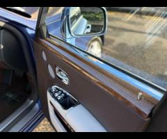 Rolls-Royce Ghost Stunning Ghost Finished In Metropolitan Blue With Dark Brown Leather. Fantastic Sp - 33