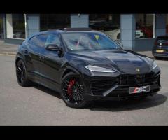 Lamborghini Urus Stunning All New Urus SE Finished Nero Helene Metallic With Nero Ade/Rosso Alala Bi - 4
