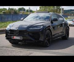 Lamborghini Urus Stunning All New Urus SE Finished Nero Helene Metallic With Nero Ade/Rosso Alala Bi - 7