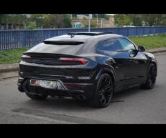 Lamborghini Urus Stunning All New Urus SE Finished Nero Helene Metallic With Nero Ade/Rosso Alala Bi - 11