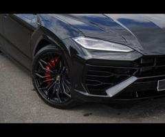 Lamborghini Urus Stunning All New Urus SE Finished Nero Helene Metallic With Nero Ade/Rosso Alala Bi - 44