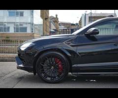Lamborghini Urus Stunning All New Urus SE Finished Nero Helene Metallic With Nero Ade/Rosso Alala Bi - 47