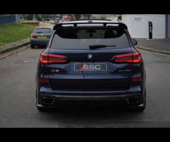 BMW X5 This 2021 BMW X5 30d M Sport offers a compelling blend of performance and practicality, boast - 9