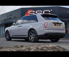Rolls-Royce Cullinan Stunning Cullinan Black Badge Finished In Tempest Grey With Black Leather. Fant - 2