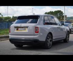 Rolls-Royce Cullinan Stunning Cullinan Black Badge Finished In Tempest Grey With Black Leather. Fant - 10