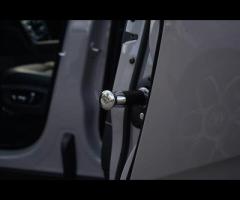 Rolls-Royce Cullinan Stunning Cullinan Black Badge Finished In Tempest Grey With Black Leather. Fant - 32