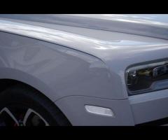 Rolls-Royce Cullinan Stunning Cullinan Black Badge Finished In Tempest Grey With Black Leather. Fant - 36