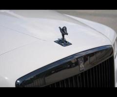 Rolls-Royce Cullinan Stunning Cullinan Black Badge Finished In Tempest Grey With Black Leather. Fant - 39