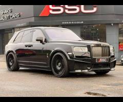 Rolls-Royce Cullinan Stunning Cullinan Black Badge Finished in Diamond Black With Mandarin and Black - 5