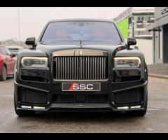 Rolls-Royce Cullinan Stunning Cullinan Black Badge Finished in Diamond Black With Mandarin and Black - 6