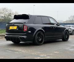 Rolls-Royce Cullinan Stunning Cullinan Black Badge Finished in Diamond Black With Mandarin and Black - 9