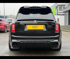 Rolls-Royce Cullinan Stunning Cullinan Black Badge Finished in Diamond Black With Mandarin and Black - 10