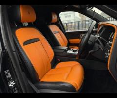 Rolls-Royce Cullinan Stunning Cullinan Black Badge Finished in Diamond Black With Mandarin and Black - 18