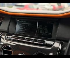 Rolls-Royce Cullinan Stunning Cullinan Black Badge Finished in Diamond Black With Mandarin and Black - 34