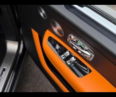 Rolls-Royce Cullinan Stunning Cullinan Black Badge Finished in Diamond Black With Mandarin and Black - 40