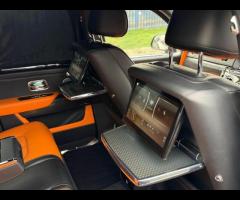 Rolls-Royce Cullinan Stunning Cullinan Black Badge Finished in Diamond Black With Mandarin and Black - 46