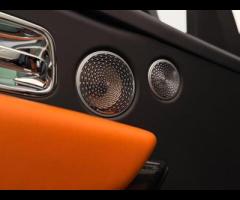 Rolls-Royce Cullinan Stunning Cullinan Black Badge Finished in Diamond Black With Mandarin and Black - 65