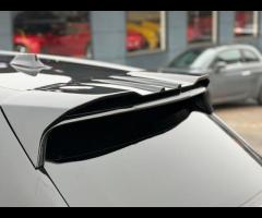 Rolls-Royce Cullinan Stunning Cullinan Black Badge Finished in Diamond Black With Mandarin and Black - 73