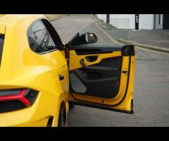 Lamborghini Urus Stunning All New Urus SE Finished In Giallo Inti Nero Ade/Giallo Bicolor Performant - 12