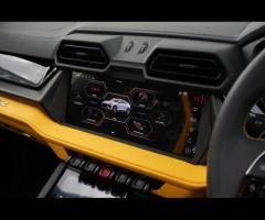 Lamborghini Urus Stunning All New Urus SE Finished In Giallo Inti Nero Ade/Giallo Bicolor Performant - 22