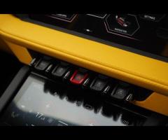 Lamborghini Urus Stunning All New Urus SE Finished In Giallo Inti Nero Ade/Giallo Bicolor Performant - 24