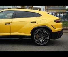 Lamborghini Urus Stunning All New Urus SE Finished In Giallo Inti Nero Ade/Giallo Bicolor Performant - 35