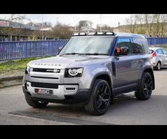 Land Rover Defender 90 This 2024 Land Rover Defender 90 D250 is a robust and reliable short wheelbas - 6