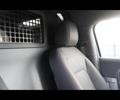 Land Rover Defender 90 This 2024 Land Rover Defender 90 D250 is a robust and reliable short wheelbas - 12