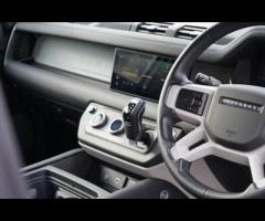 Land Rover Defender 90 This 2024 Land Rover Defender 90 D250 is a robust and reliable short wheelbas - 15