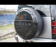 Land Rover Defender 90 This 2024 Land Rover Defender 90 D250 is a robust and reliable short wheelbas - 27