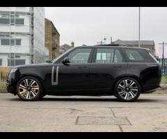 Land Rover Range Rover Stunning Range Rover P460e HSE Finished In Santorini Black With Ebony Perfora - 8