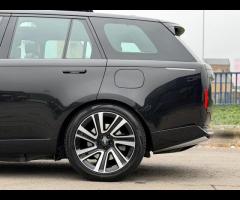 Land Rover Range Rover Stunning Range Rover P460e HSE Finished In Santorini Black With Ebony Perfora - 43