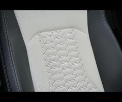 Lamborghini Urus Stunning Urus V8 SUV Finished In Ad Personam Viola Pasifae With Nero Ade and Bianco - 15