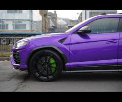 Lamborghini Urus Stunning Urus V8 SUV Finished In Ad Personam Viola Pasifae With Nero Ade and Bianco - 31