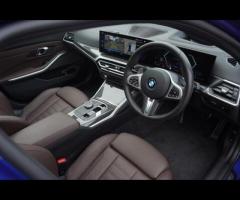 BMW 3 Series Stunning M340d Touring xDrive Finished In Portimao Blue Metallic With Mocha Vernasca Le - 15