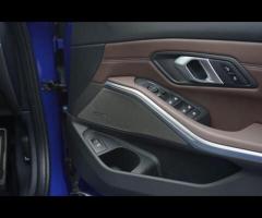 BMW 3 Series Stunning M340d Touring xDrive Finished In Portimao Blue Metallic With Mocha Vernasca Le - 27