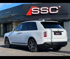 Rolls-Royce Cullinan Stunning VAT Qualifying Cullinan Black Badge Finished In Arctic White With Mand - 9