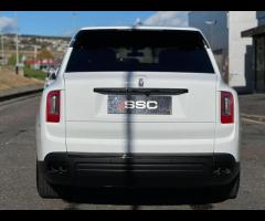 Rolls-Royce Cullinan Stunning VAT Qualifying Cullinan Black Badge Finished In Arctic White With Mand - 10